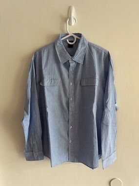 Men's Light Blue Casual Button-Down Shirt with Chest Flaps